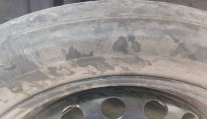 2014 Maruti Swift LXI, Petrol, Manual, 1,83,447 km, tyre