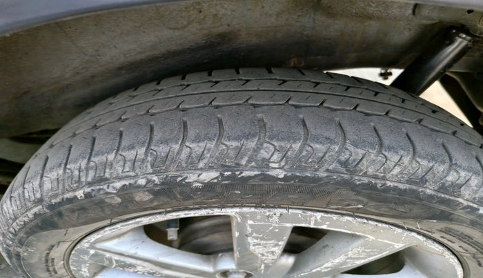 2014 Maruti Wagon R Stingray VXI, Petrol, Manual, 1,32,139 km, tyre