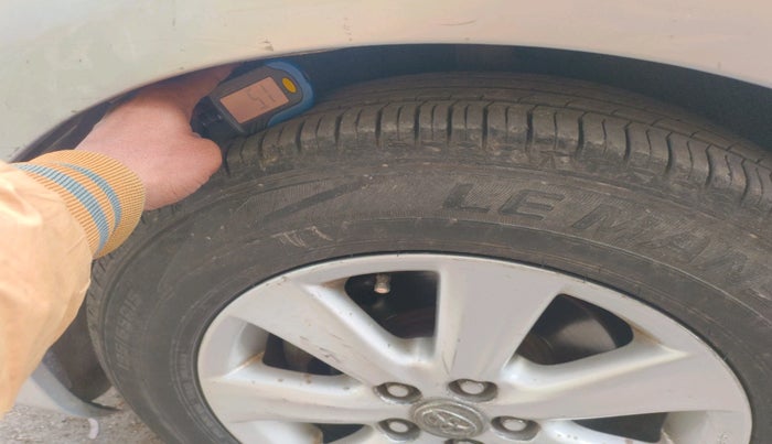 2011 Toyota Corolla Altis G PETROL, Petrol, Manual, 47,844 km, tyre