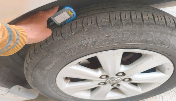 2011 Toyota Corolla Altis G PETROL, Petrol, Manual, 47,844 km, tyre