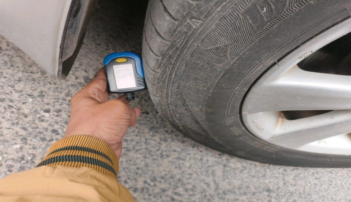 2011 Toyota Corolla Altis G PETROL, Petrol, Manual, 47,844 km, tyre