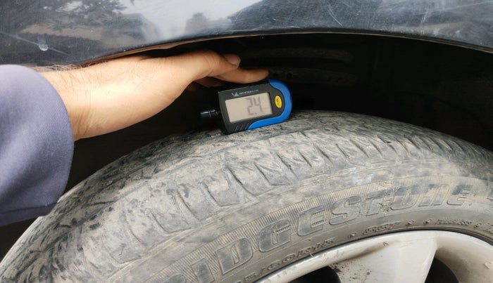 2012 Skoda Rapid ELEGANCE 1.6 TDI CR MT, Diesel, Manual, 2,24,628 km, tyre