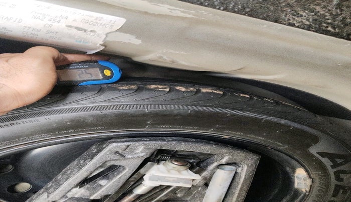 2012 Skoda Rapid ELEGANCE 1.6 TDI CR MT, Diesel, Manual, 2,24,628 km, tyre