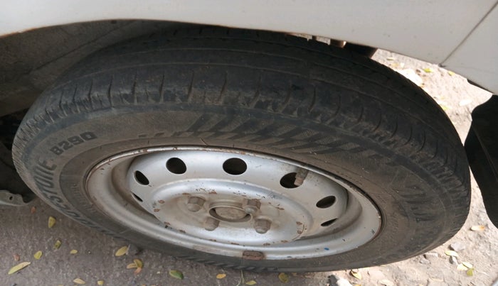 2011 Maruti Wagon R 1.0 LXI, Petrol, Manual, 1,41,070 km, tyre