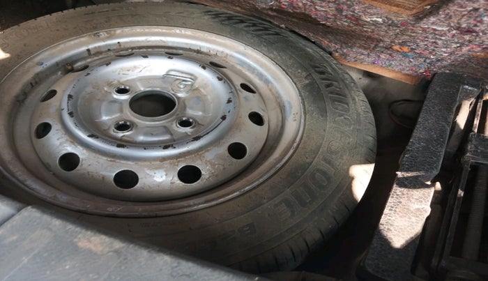 2011 Maruti Wagon R 1.0 LXI, Petrol, Manual, 1,41,070 km, tyre