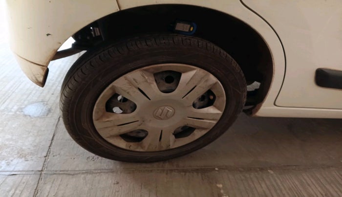 2012 Maruti Wagon R 1.0 VXI, Petrol, Manual, 54,434 km, tyre