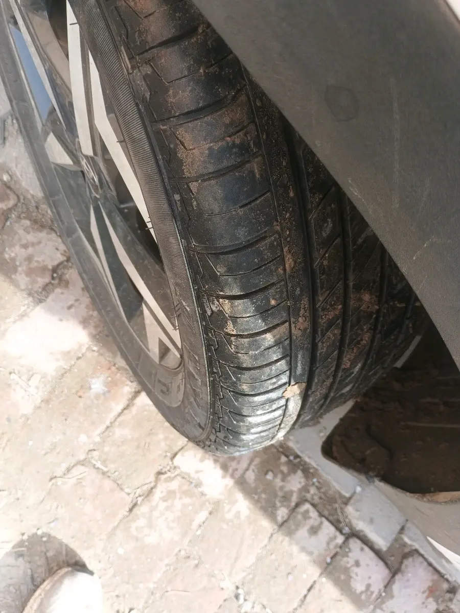 2024 Hyundai ALCAZAR PRESTIGE 1.5 MT 7STR, Diesel, Manual, 18,800 km, tyre