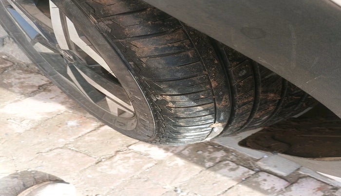 2024 Hyundai ALCAZAR PRESTIGE 1.5 MT 7STR, Diesel, Manual, 18,800 km, tyre