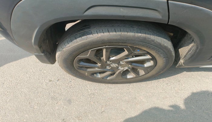 2023 Maruti FRONX ZETA 1.0 TURBO MT, Petrol, Manual, 40,957 km, tyre