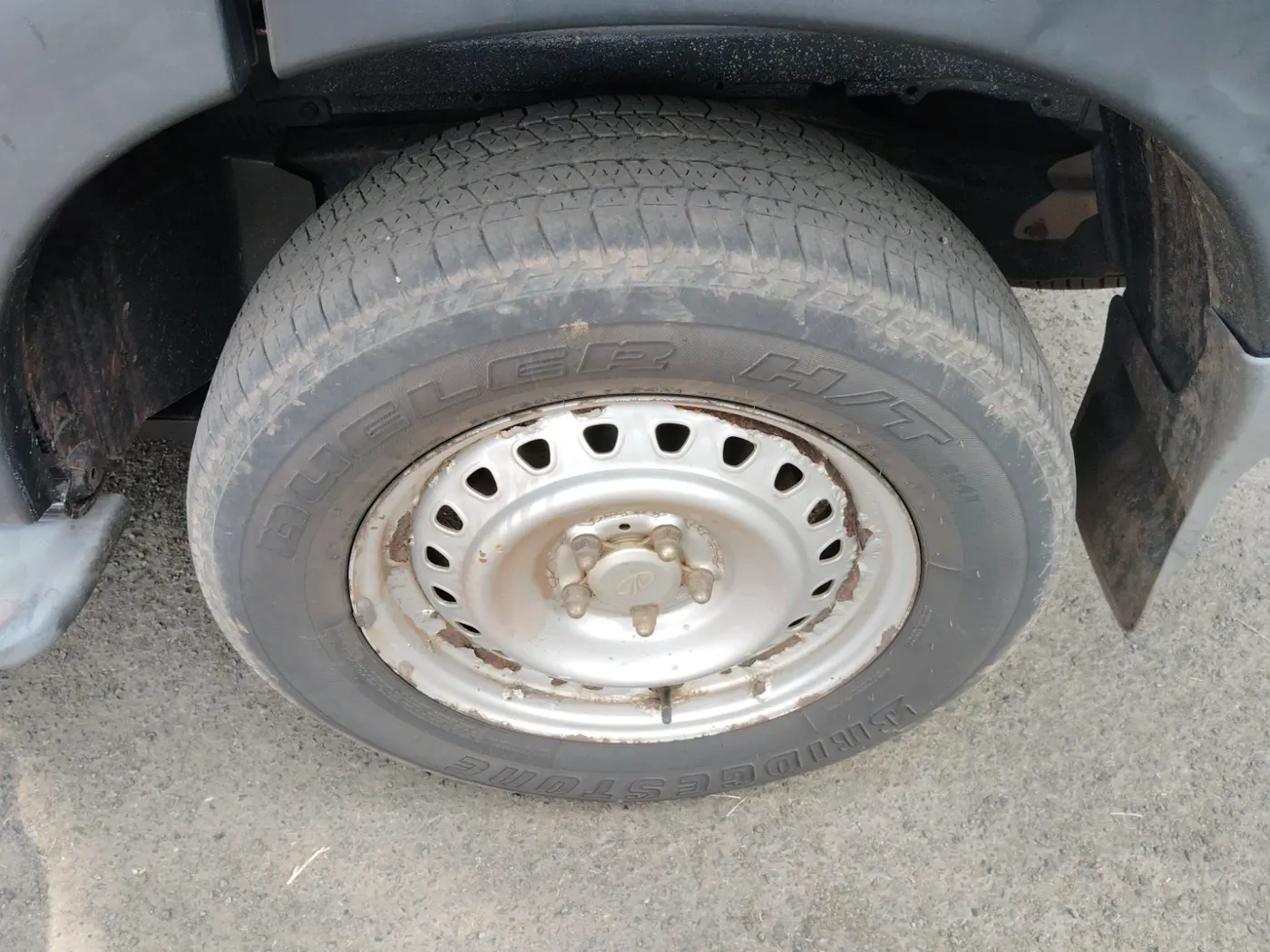 2015 Mahindra Scorpio S4, Diesel, Manual, 1,07,101 km, tyre