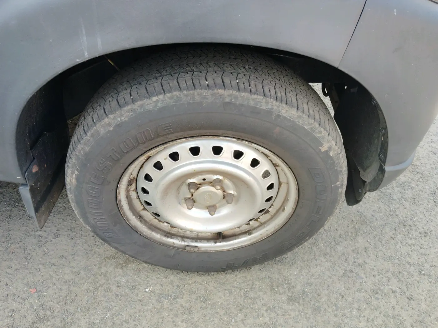 2015 Mahindra Scorpio S4, Diesel, Manual, 1,07,101 km, tyre