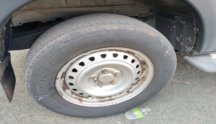 2015 Mahindra Scorpio S4, Diesel, Manual, 1,05,409 km, tyre