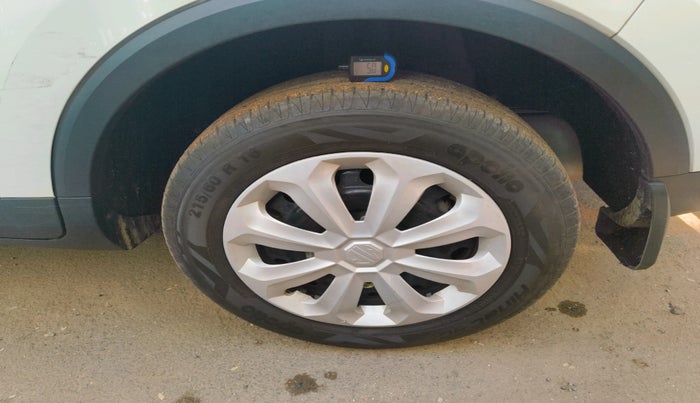 2022 MG ASTOR STYLE 1.5 MT, Petrol, Manual, 25,500 km, tyre