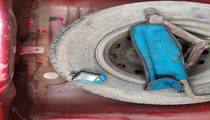 2014 Hyundai Eon ERA +, Petrol, Manual, 95,266 km, tyre