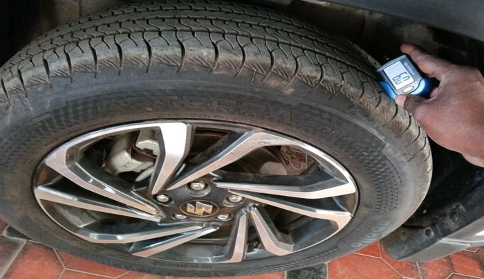 2025 Maruti Grand Vitara ALPHA SMART HYBRID, Petrol, Manual, 5,578 km, tyre