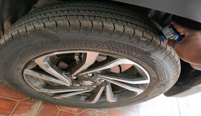 2025 Maruti Grand Vitara ALPHA SMART HYBRID, Petrol, Manual, 5,578 km, tyre