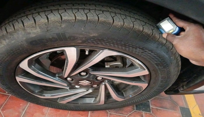 2025 Maruti Grand Vitara ALPHA SMART HYBRID, Petrol, Manual, 5,578 km, tyre