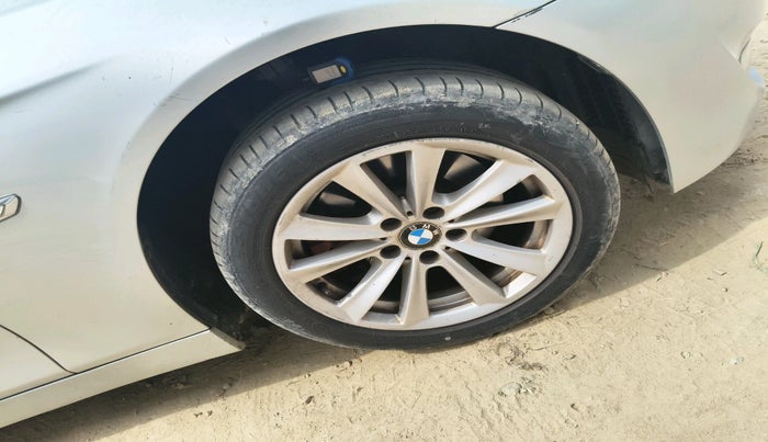 2011 BMW 5 Series 520D 2.0, Diesel, Automatic, 1,02,503 km, tyre