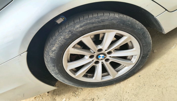 2011 BMW 5 Series 520D 2.0, Diesel, Automatic, 1,02,503 km, tyre