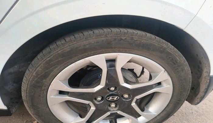 2025 Hyundai NEW I20 SPORTZ 1.2 MT, Petrol, Manual, 21,689 km, tyre