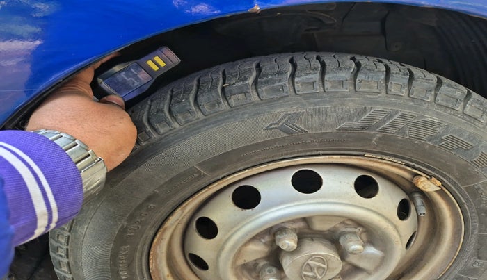 2012 Hyundai Eon ERA +, Petrol, Manual, 75,226 km, tyre