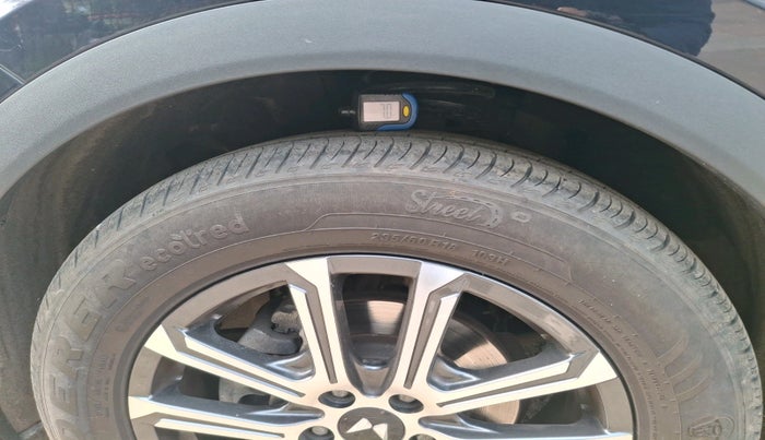 2024 Mahindra XUV700 AX 7 LUXURY D MT 7 STR, Diesel, Manual, 4,777 km, tyre