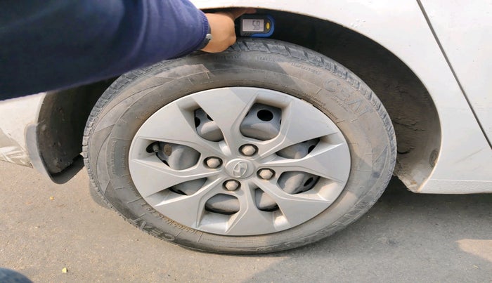 2016 Hyundai Xcent S 1.2 SPECIAL EDITION, Petrol, Manual, 93,878 km, tyre