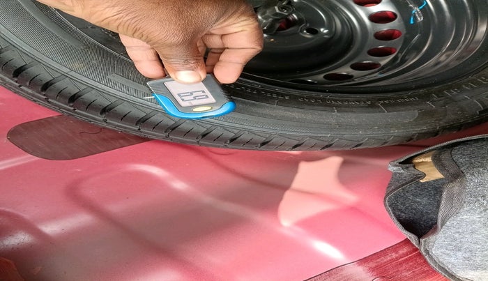 2021 Hyundai AURA SX 1.2, Petrol, Manual, 11,509 km, tyre