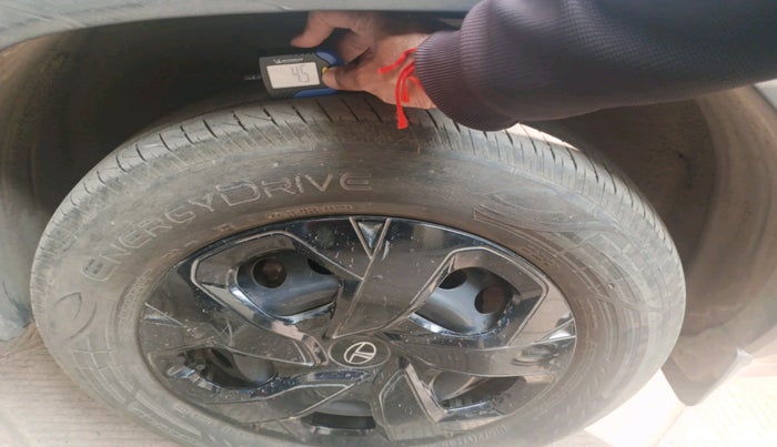 2024 Tata PUNCH ADVENTURE RHYTHM CNG MT, Petrol, Manual, 20,679 km, tyre