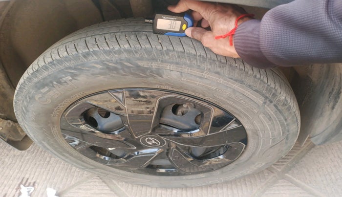 2024 Tata PUNCH ADVENTURE RHYTHM CNG MT, Petrol, Manual, 20,679 km, tyre