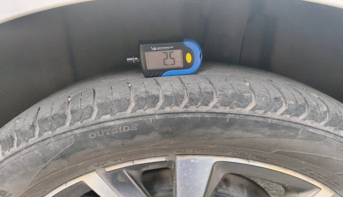 2022 Skoda SLAVIA STYLE 1.0L TSI AT, Petrol, Automatic, 47,064 km, tyre