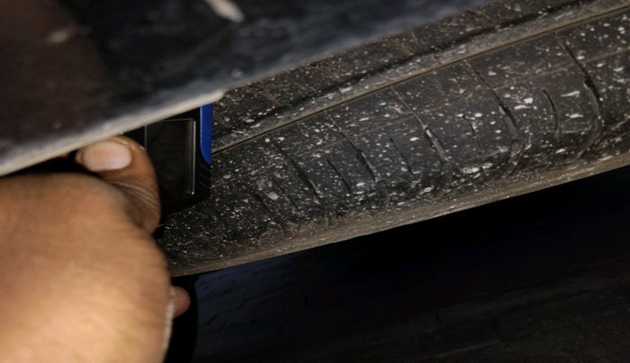 2023 KIA CARENS PRESTIGE PLUS 1.5 PETROL IMT 7 STR, Petrol, Manual, 34,839 km, tyre