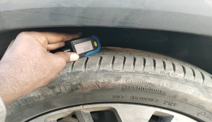 2021 MG HECTOR PLUS SELECT 2.0 DIESEL TURBO MT 7-STR, Diesel, Manual, 35,835 km, tyre