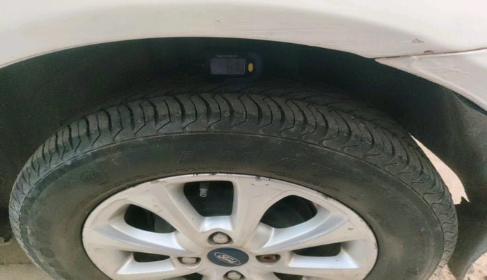 2012 Ford Fiesta Classic LXI 1.4 DIESEL, Diesel, Manual, 95,597 km, tyre