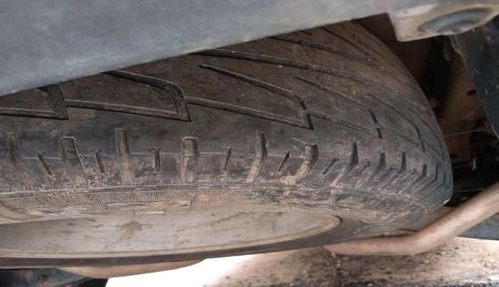 2012 Mahindra XUV500 W8, Diesel, Manual, 1,70,777 km, tyre