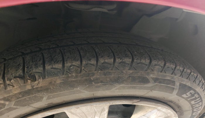 2011 Nissan Micra XV DIESEL, Diesel, Manual, 1,56,574 km, tyre