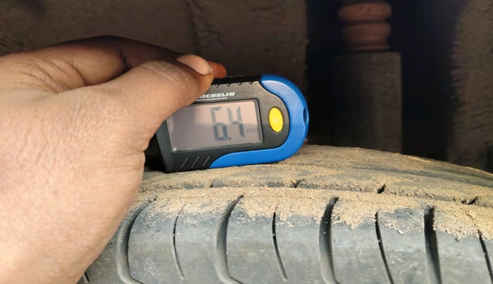 2012 Maruti Swift VXI, Petrol, Manual, 42,726 km, tyre