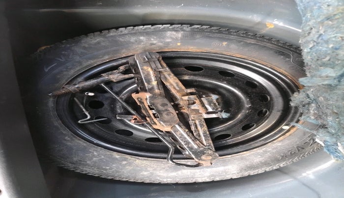 2016 Ford Figo Aspire TITANIUM 1.2 PETROL, Petrol, Manual, 52,793 km, tyre