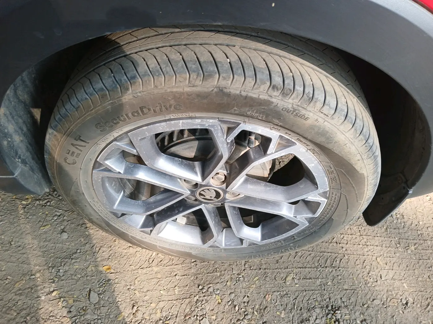 2021 Skoda KUSHAQ STYLE 1.5L TSI MT, Petrol, Manual, 67,835 km, tyre