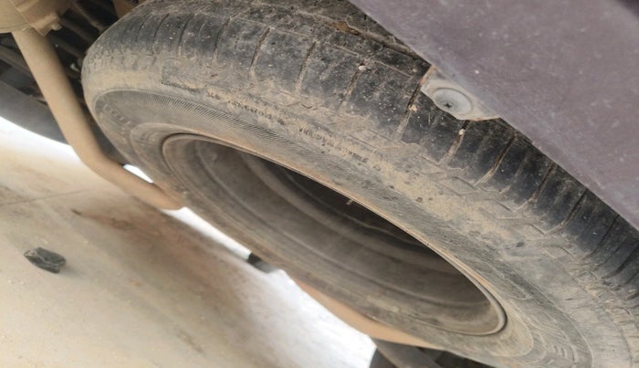 2016 Mahindra XUV500 W4, Diesel, Manual, 1,43,599 km, tyre