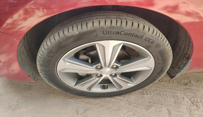 2017 Hyundai Verna 1.6 VTVT SX O, Petrol, Manual, 1,05,439 km, tyre