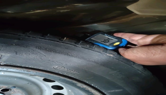 2013 Honda Brio E MT, Petrol, Manual, 87,069 km, tyre