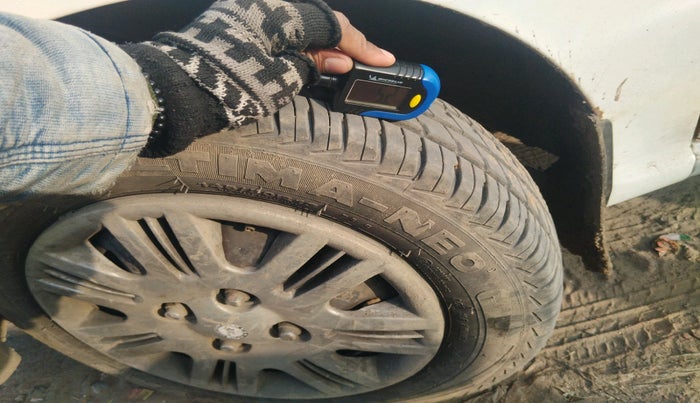 2013 Hyundai Santro Xing GLS, Petrol, Manual, 77,739 km, tyre