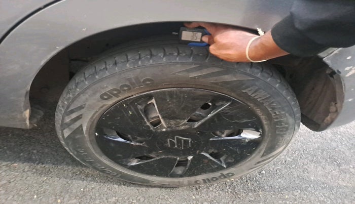 2015 Maruti Celerio VXI CNG, Petrol, Manual, 1,42,406 km, tyre