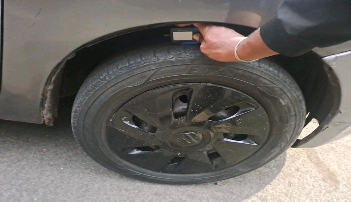 2015 Maruti Celerio VXI CNG, Petrol, Manual, 1,42,406 km, tyre