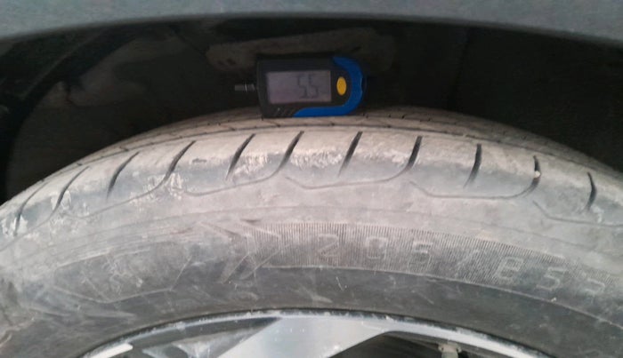 2022 Hyundai VENUE SX 1.2 PETROL, Petrol, Manual, 33,978 km, tyre