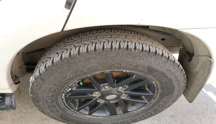 2013 Toyota Fortuner 3.0 4X2 AT, Diesel, Automatic, 2,26,988 km, tyre