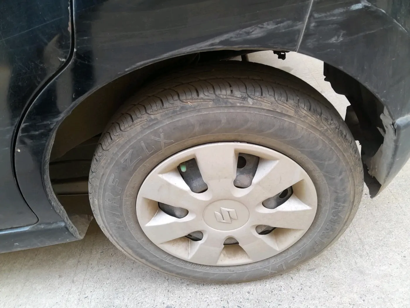 2010 Maruti A Star VXI, Petrol, Manual, 1,50,057 km, tyre