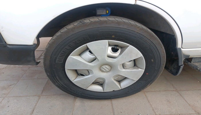 2018 Maruti Eeco 5 STR WITH A/C+HTR, Petrol, Manual, 1,09,120 km, tyre