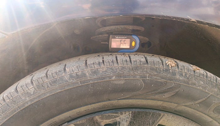 2018 Maruti Swift VDI, Diesel, Manual, 95,427 km, tyre